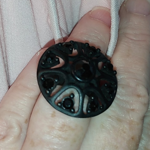 Ring - Picture 3 of 5